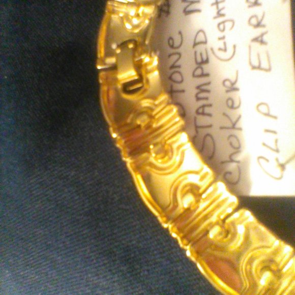 Goldtone Stamped Metal Link Choker/Earrings - Picture 3 of 4